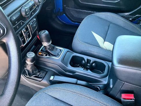 Used 2025 Jeep Gladiator Sport AWD/4WD image 17