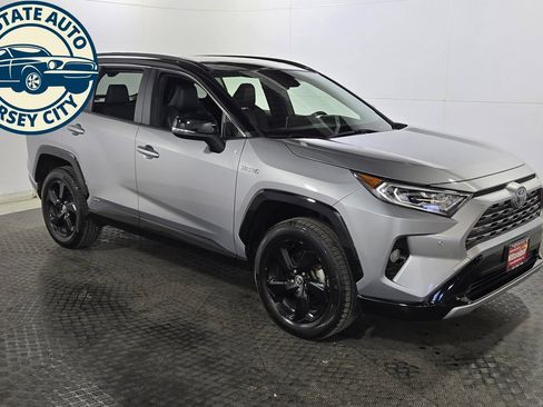 Used 2020 Toyota RAV4 XSE AWD/4WD image 9