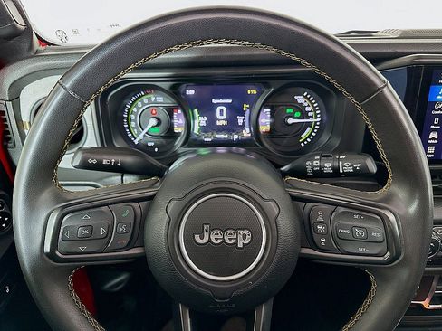 Used 2024 Jeep Wrangler Unlimited w/ Convenience Group AWD/4WD image 12
