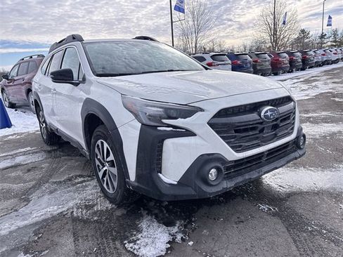 Used 2023 Subaru Outback Premium image 2