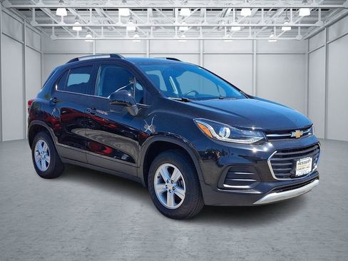 Used 2022 Chevrolet Trax LT w/ Driver Confidence Package AWD/4WD image 4