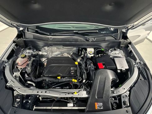 Used 2025 Chevrolet Trax LT w/ LT Convenience Package image 40