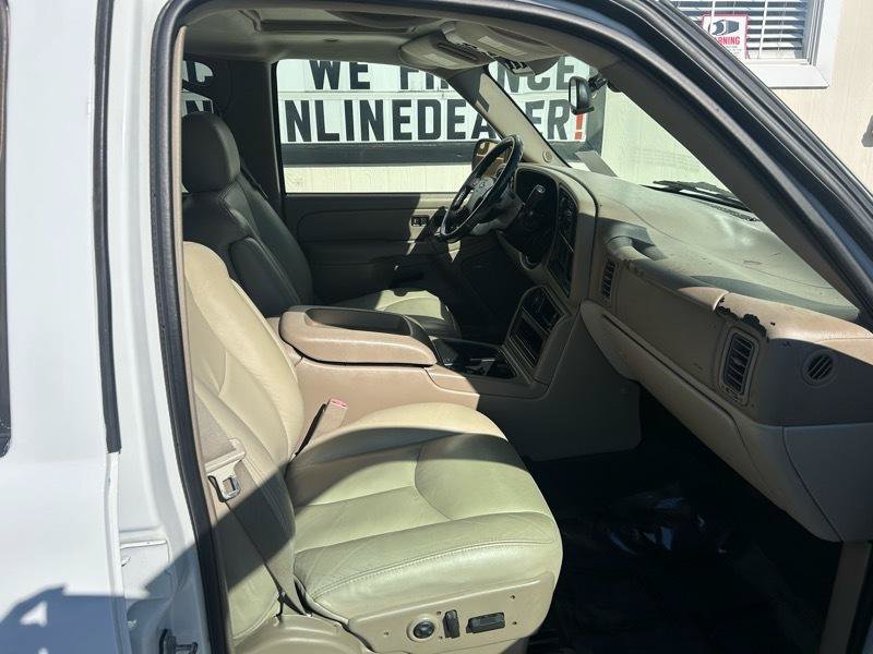 Used 2005 Chevrolet Tahoe LT w/ LT Preferred Equipment Group AWD/4WD image 11