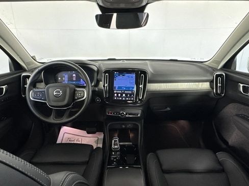 Used 2025 Volvo XC40 B5 Plus AWD/4WD image 37