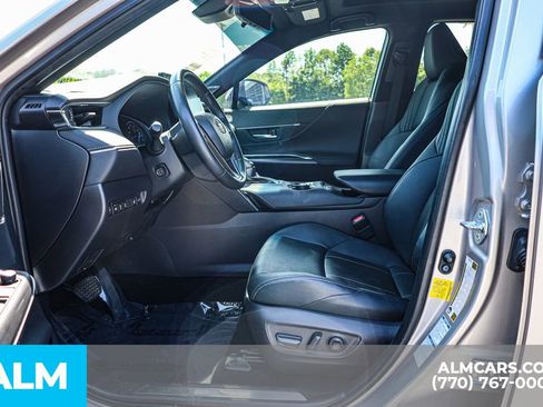 Used 2022 Toyota Venza Limited AWD/4WD image 18