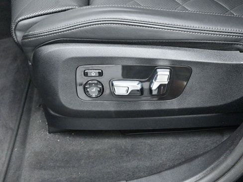 Used 2024 BMW X5 xDrive40i AWD/4WD image 16