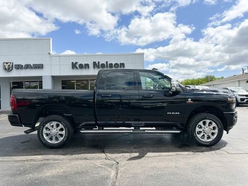 New 2026 RAM 2500 Laramie AWD/4WD image 10