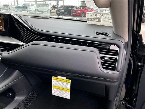 New 2026 INFINITI QX80 Luxe image 22