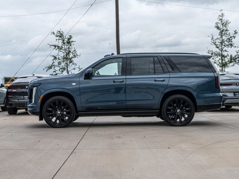Used 2026 Cadillac Escalade Platinum Sport w/ LPO, ONYX Package image 6