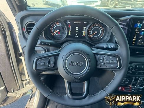 New 2025 Jeep Gladiator Rubicon w/ Convenience Group image 16