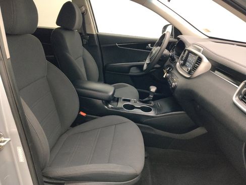 Used 2020 Kia Sorento FWD V6 image 21