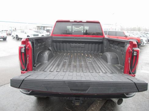 Used 2025 GMC Sierra 2500 AT4X image 8