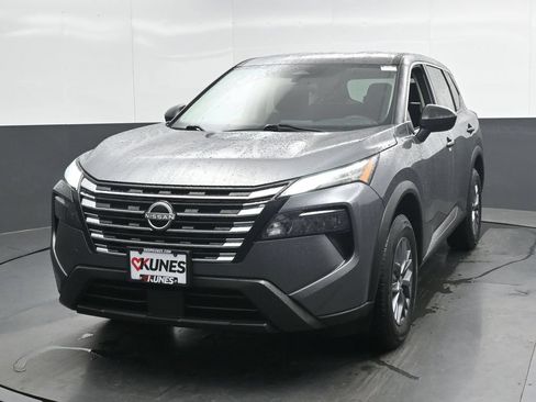 Used 2024 Nissan Rogue S AWD/4WD image 6