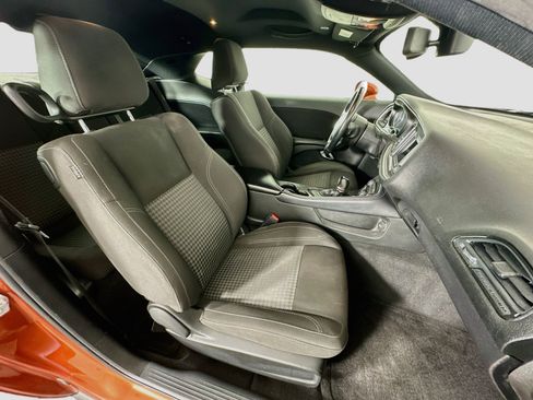 Used 2021 Dodge Challenger SXT RWD image 27