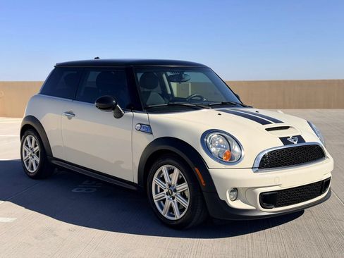 Used 2013 MINI Cooper S FWD image 2