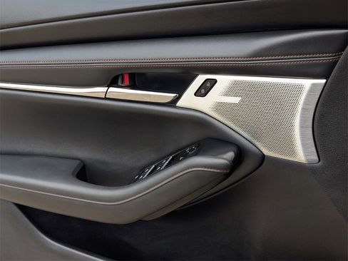 Used 2022 MAZDA MAZDA3 s image 12