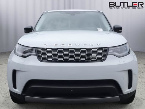 Used 2024 Land Rover Discovery S AWD/4WD image 2