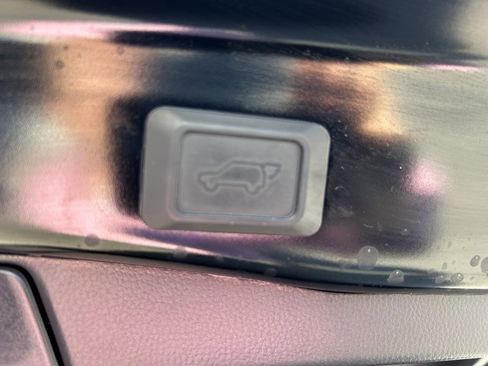 Used 2024 Toyota RAV4 XLE w/ Convenience Package image 24