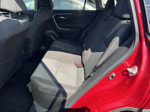 Used 2025 Toyota RAV4 XLE AWD/4WD image 20