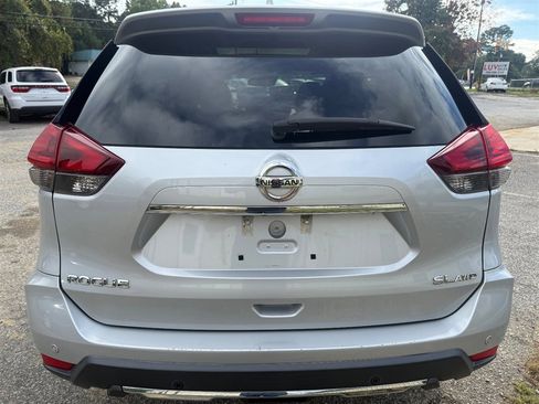Used 2019 Nissan Rogue SL w/ Premium Package image 4