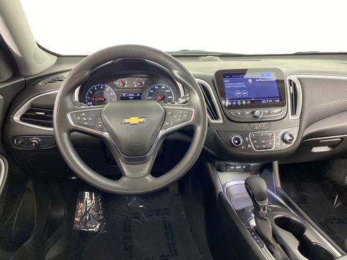 Used 2025 Chevrolet Malibu LT image 19
