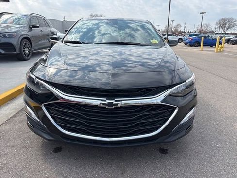 Used 2023 Chevrolet Malibu RS image 3