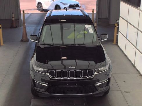 Used 2023 Jeep Grand Cherokee Limited AWD/4WD image 2