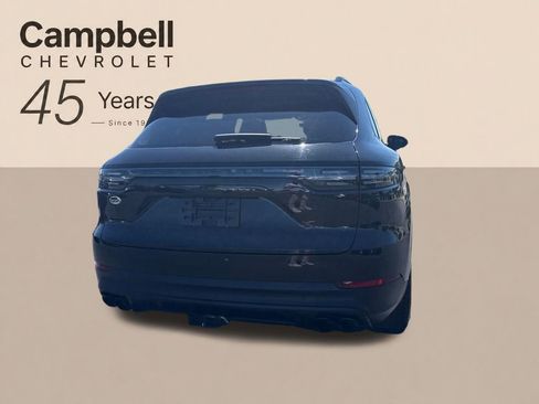 Used 2023 Porsche Cayenne AWD/4WD image 4
