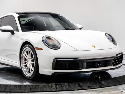 Used 2020 Porsche 911 Carrera RWD image 22