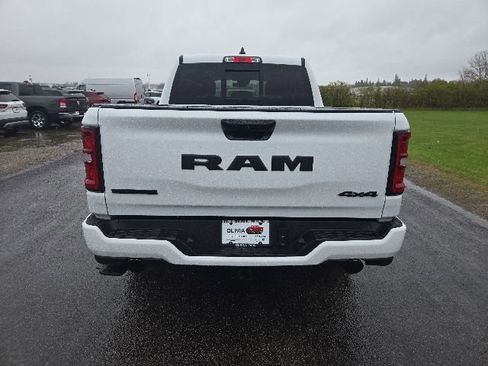 Used 2025 RAM 1500 Big Horn AWD/4WD image 4