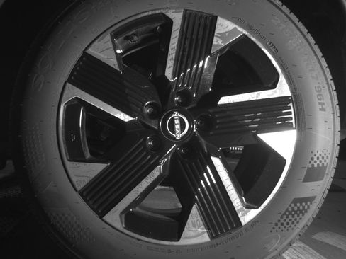 Used 2025 Nissan Kicks SV image 14