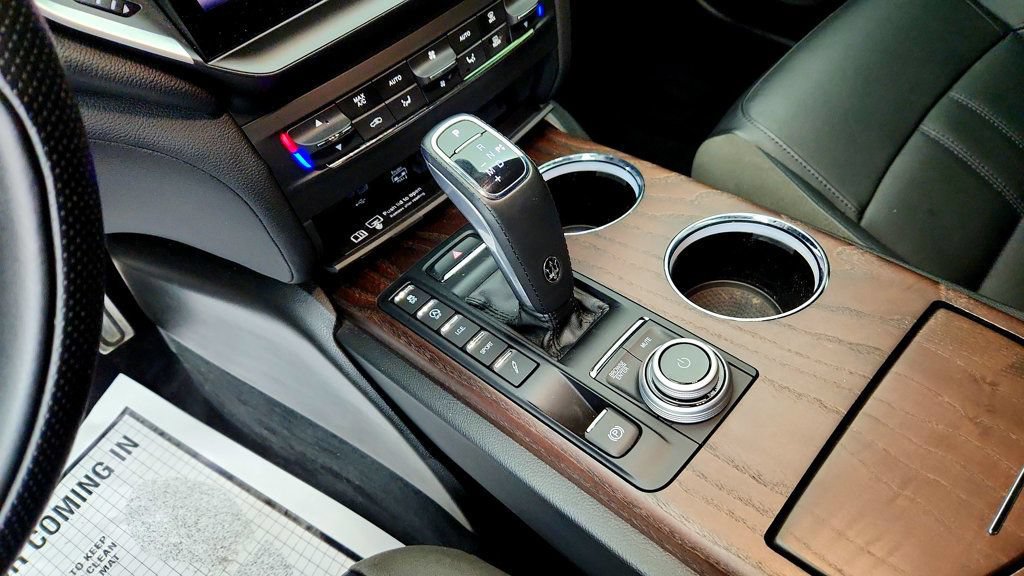 Used 2023 Maserati Ghibli Modena Q4 AWD/4WD image 17