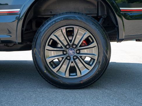 Used 2018 Ford F150 Lariat w/ Equipment Group 502A Luxury AWD/4WD image 10