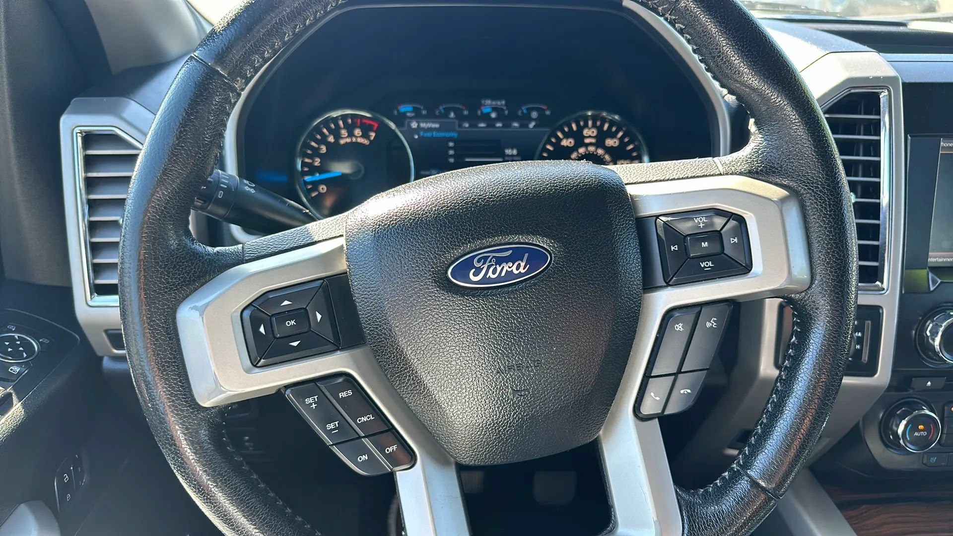 Used 2015 Ford F150 Lariat AWD/4WD image 18