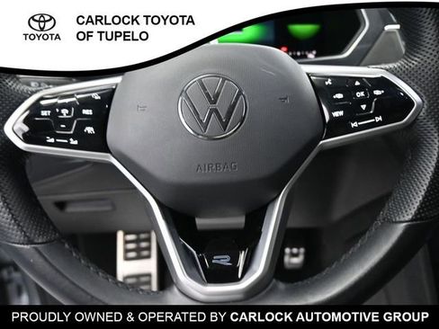 Used 2022 Volkswagen Tiguan SE R-Line image 18