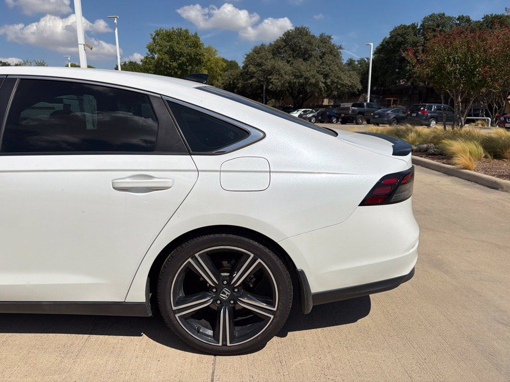 Used 2023 Honda Accord Sport image 3