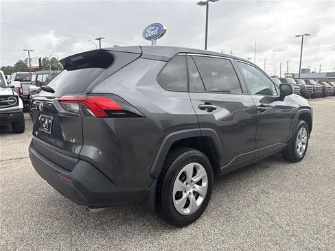 Used 2024 Toyota RAV4 LE FWD image 3