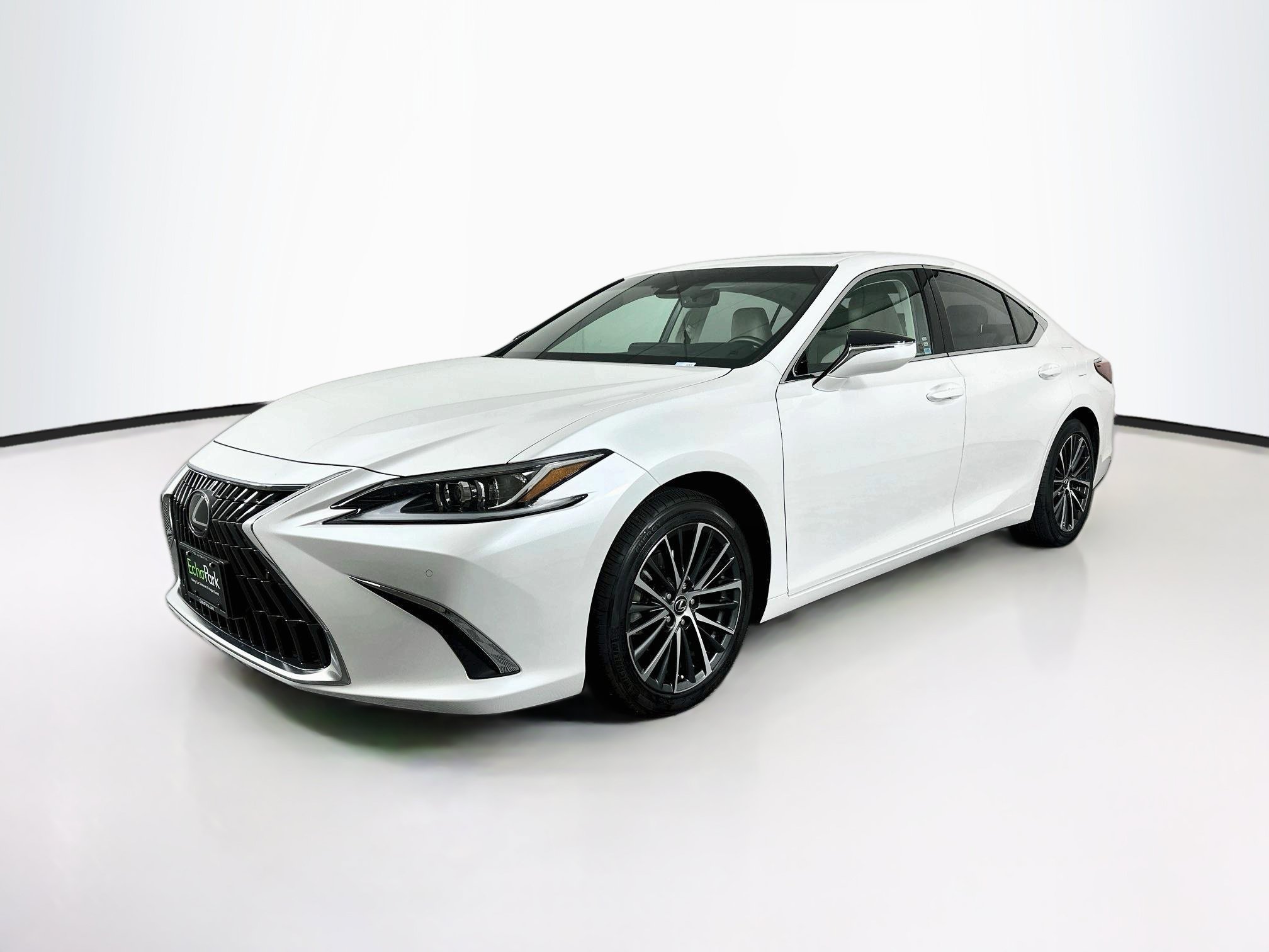 Used 2024 Lexus ES 350 w/ Premium Package FWD image 3