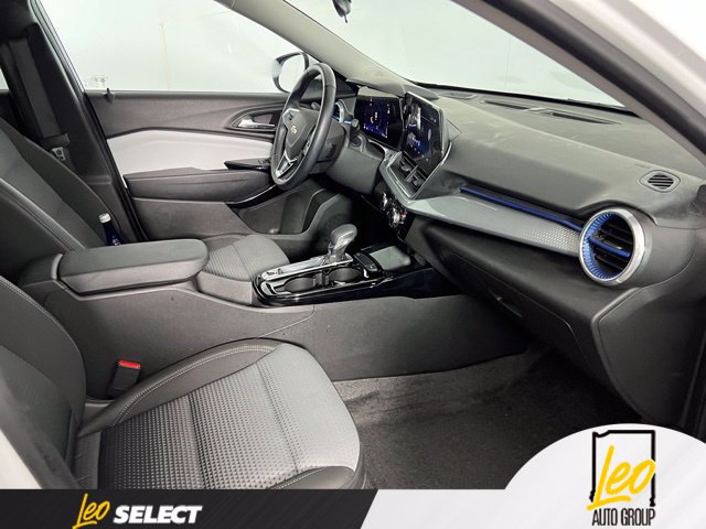 Used 2025 Chevrolet Trax LT w/ Driver Confidence Package FWD image 20
