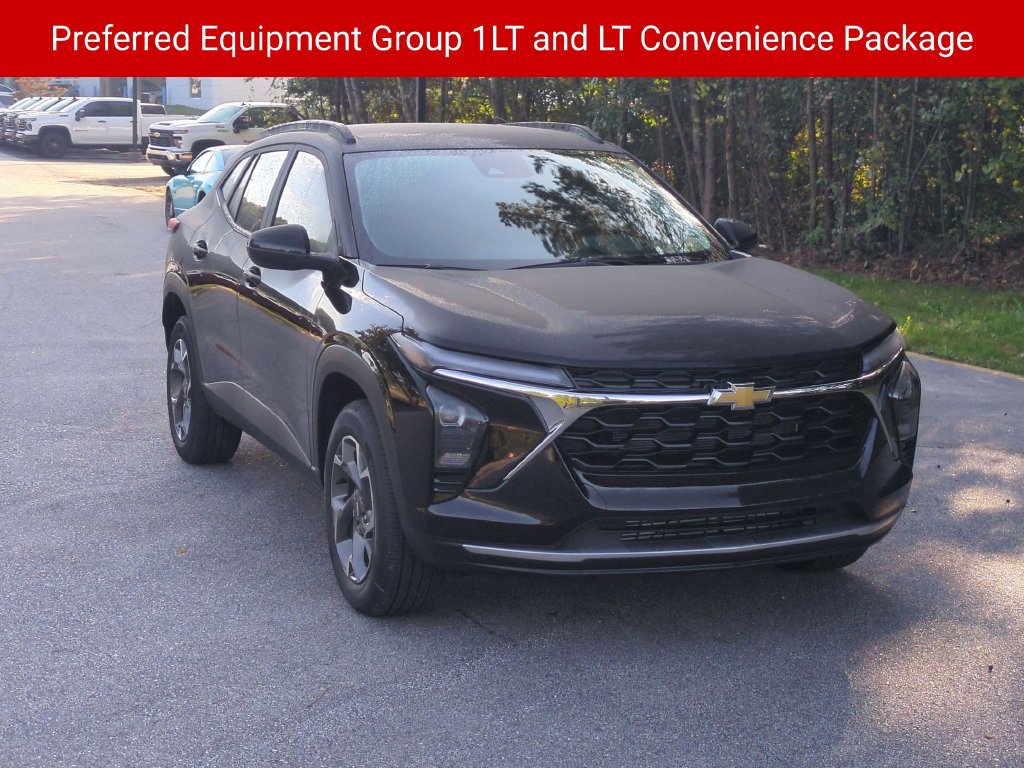 New 2026 Chevrolet Trax LT w/ LT Convenience Package FWD image 3