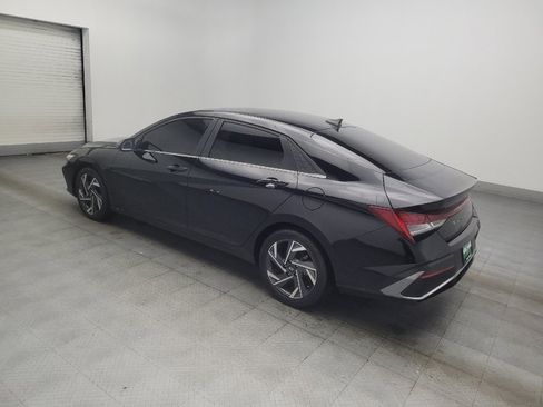 Used 2025 Hyundai Elantra Limited FWD image 3