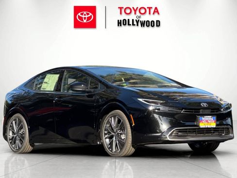 New 2027 Toyota Prius Limited FWD image 2