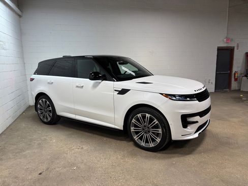 Used 2024 Land Rover Range Rover Sport Dynamic SE image 5