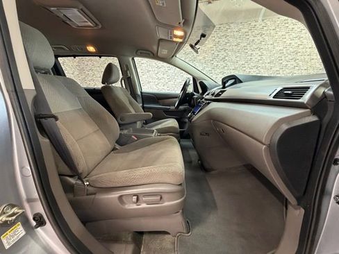 Used 2016 Honda Odyssey SE image 8