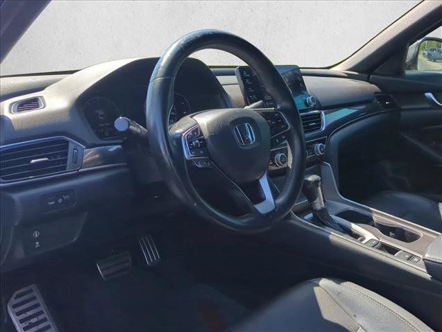 Used 2018 Honda Accord Sport image 9