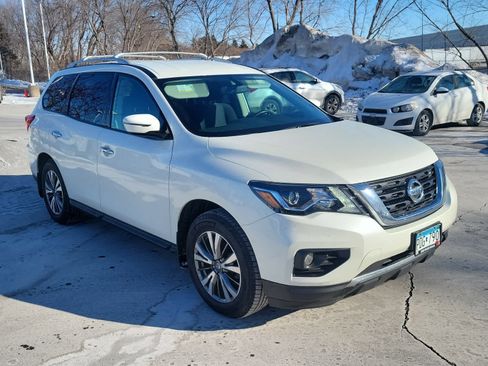 Used 2017 Nissan Pathfinder SV w/ Trailer Tow Package image 2