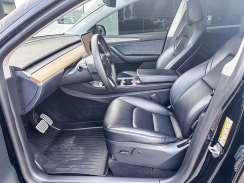 Used 2023 Tesla Model Y Performance image 19