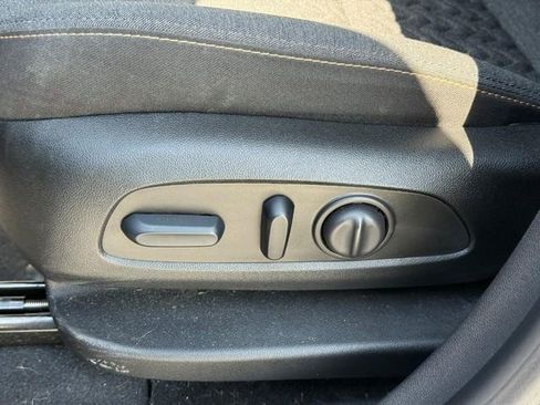 Used 2024 Chevrolet Equinox LT w/ LPO, Floor Liner Package FWD image 17