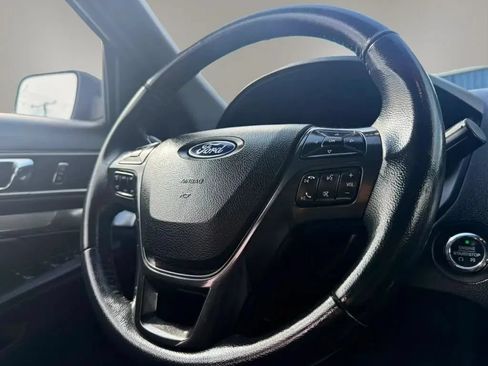 Used 2019 Ford Explorer XLT w/ Equipment Group 201A AWD/4WD image 20