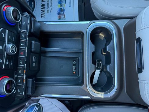 Used 2021 Chevrolet Silverado 1500 LTZ w/ LTZ Premium Package AWD/4WD image 39